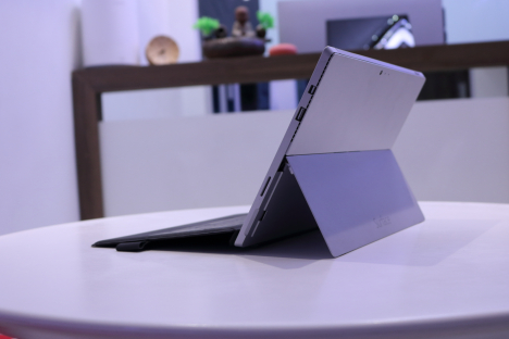 Surface Pro 3 ( i3/4GB/64GB ) + Type Cover 3